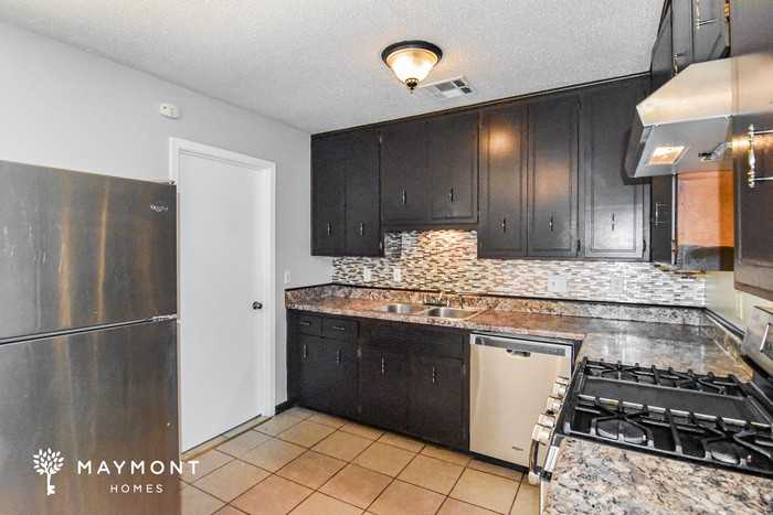 5731 Roxboro Dr - Photo 7 of 16