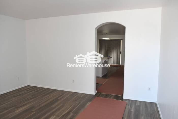 1623 E Silverbirch Ave - Photo 3 of 18