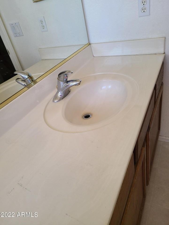 16042 W Latham St - Photo 3 of 10