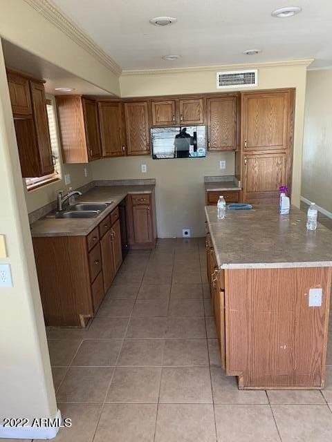 16042 W Latham St - Photo 5 of 10