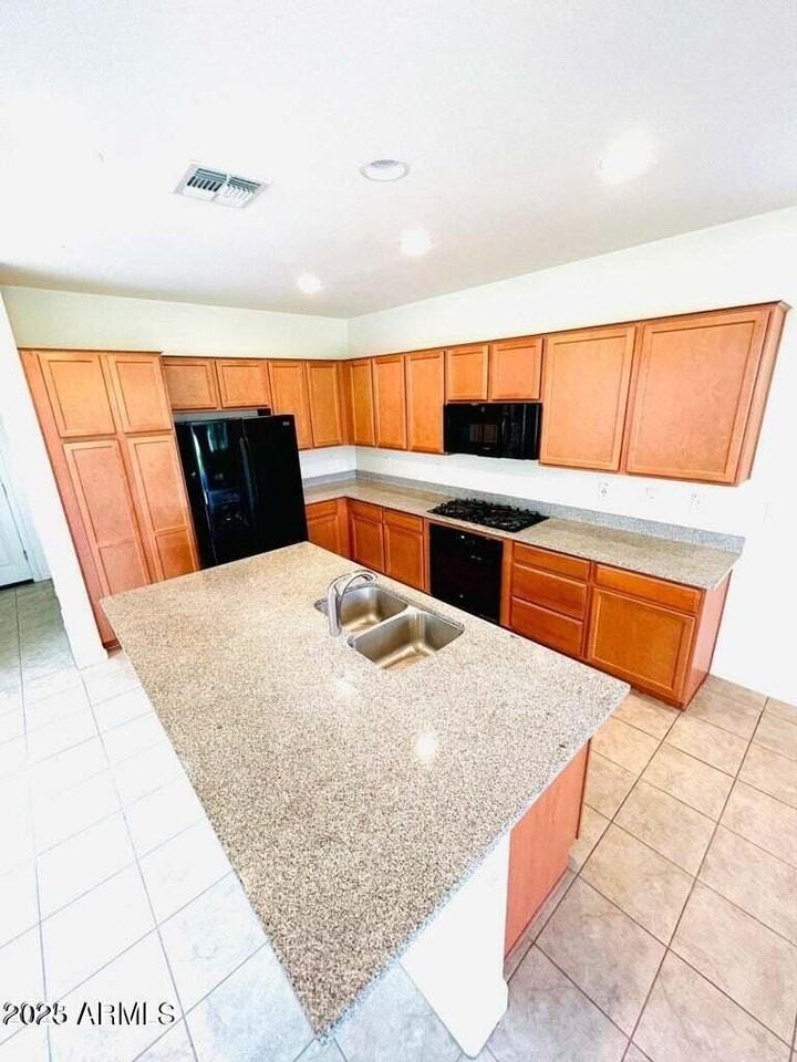 3836 E Stiles Ln - Photo 2 of 14