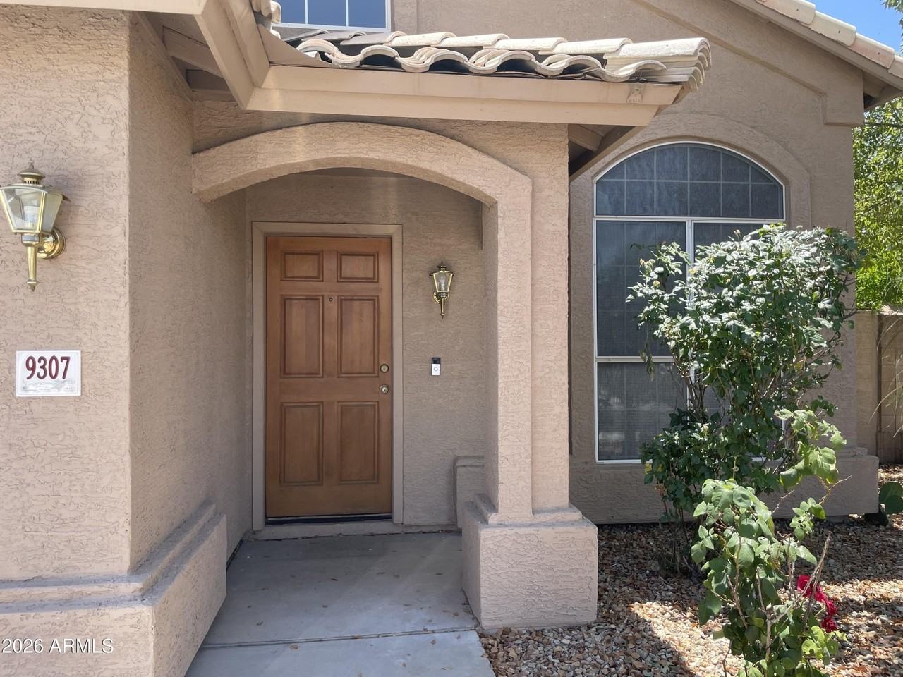 9307 E Wood Dr - Photo 2 of 10