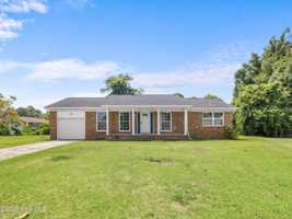 featured image of 103 Oakwood Ct