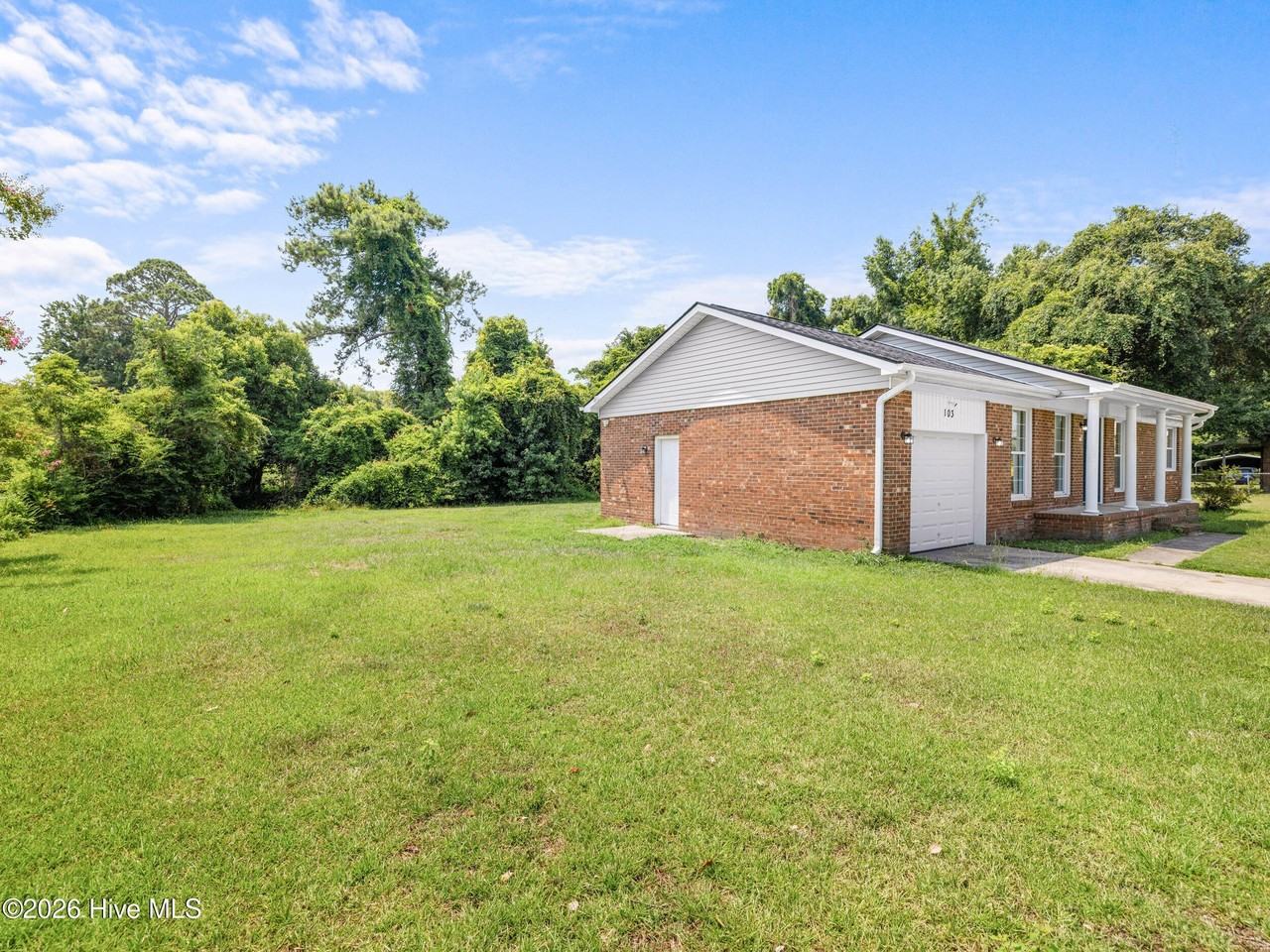 103 Oakwood Ct - Photo 6 of 30
