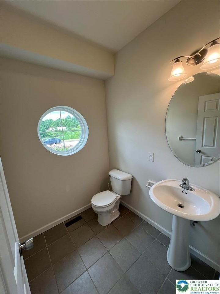 237 Snapdragon Way - Photo 2 of 27