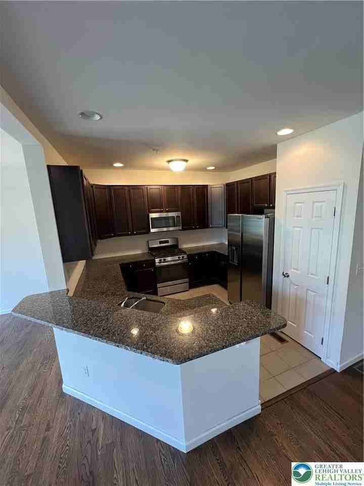 237 Snapdragon Way - Photo 3 of 27