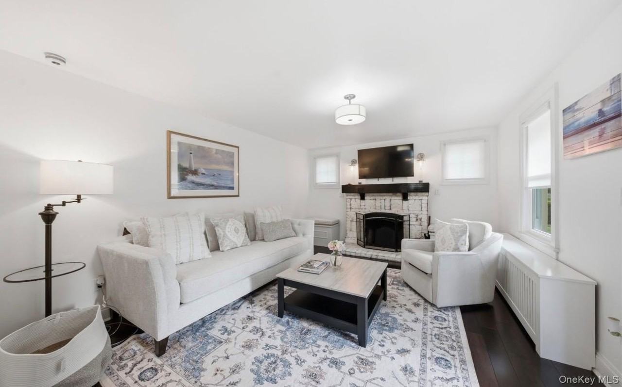 8 Rosewood Ave - Photo 4 of 20