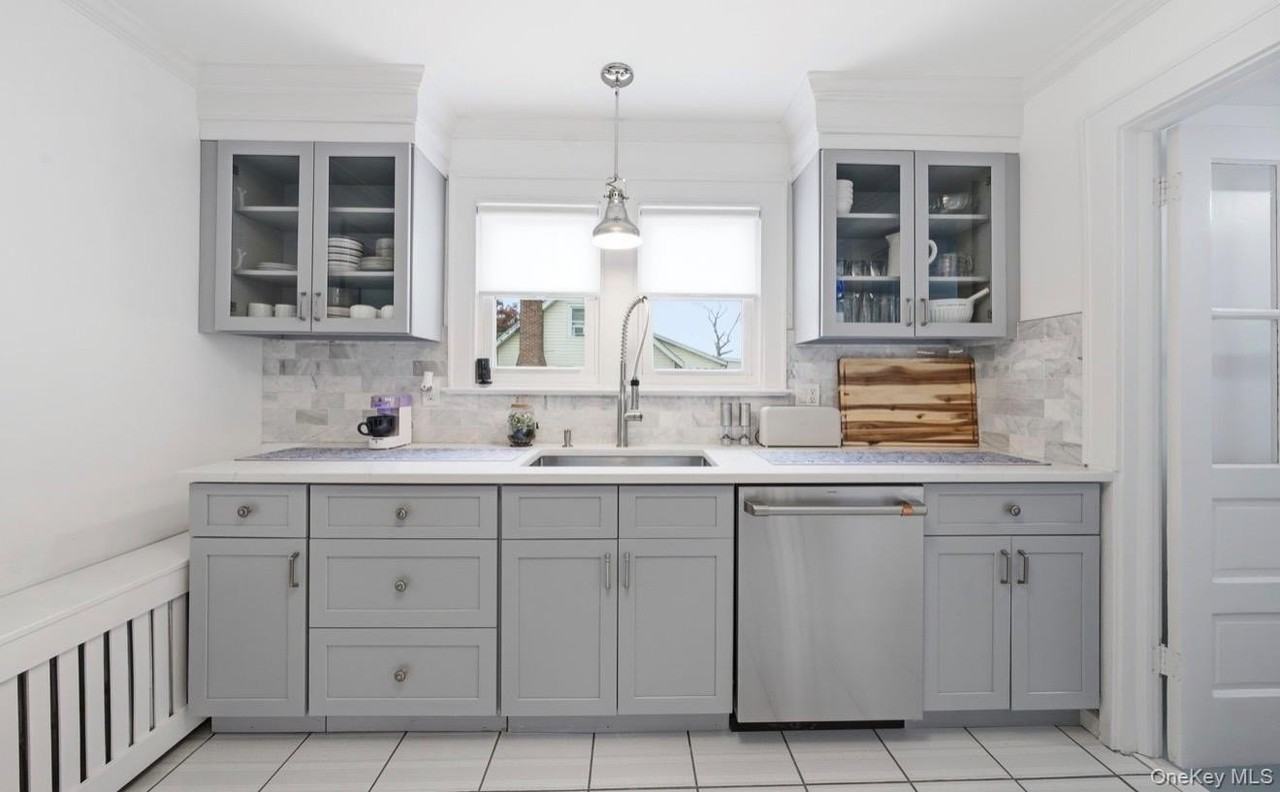 8 Rosewood Ave - Photo 6 of 20