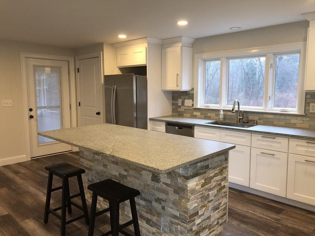 142 Parker St #3 - Photo 3 of 13