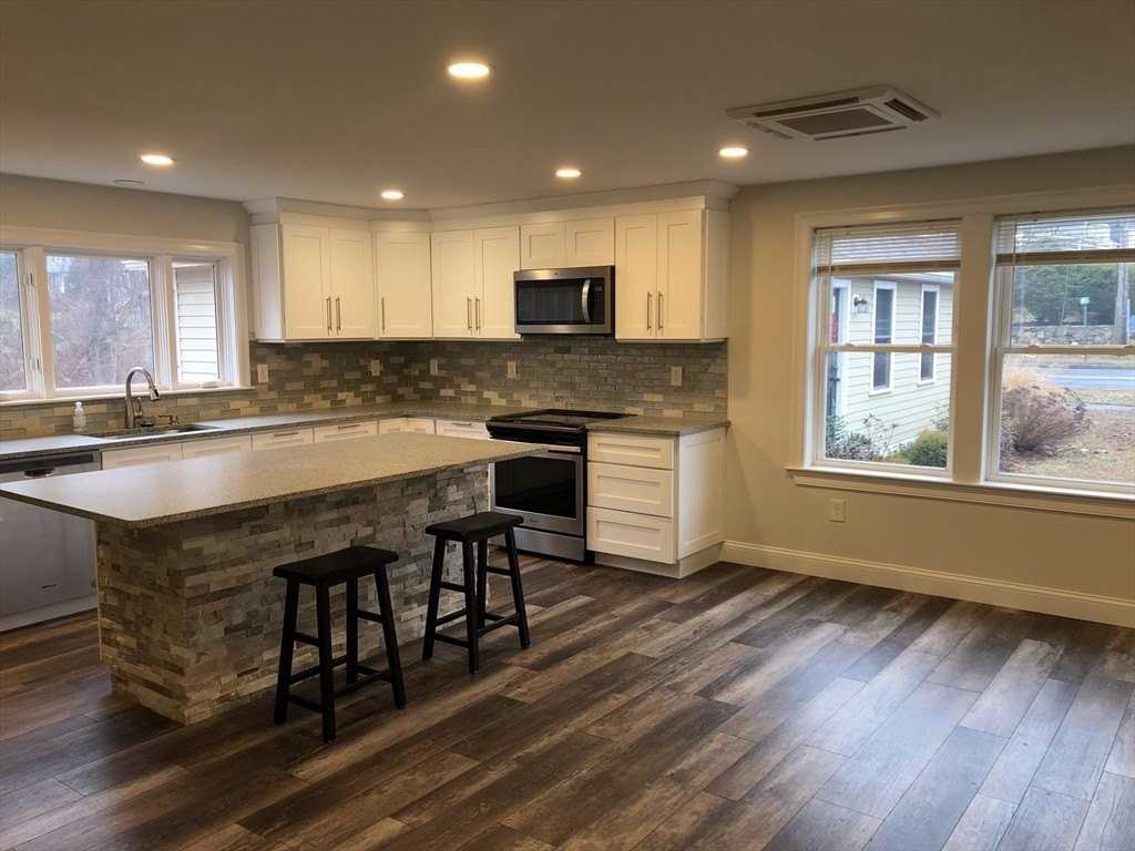 142 Parker St #3 - Photo 4 of 13