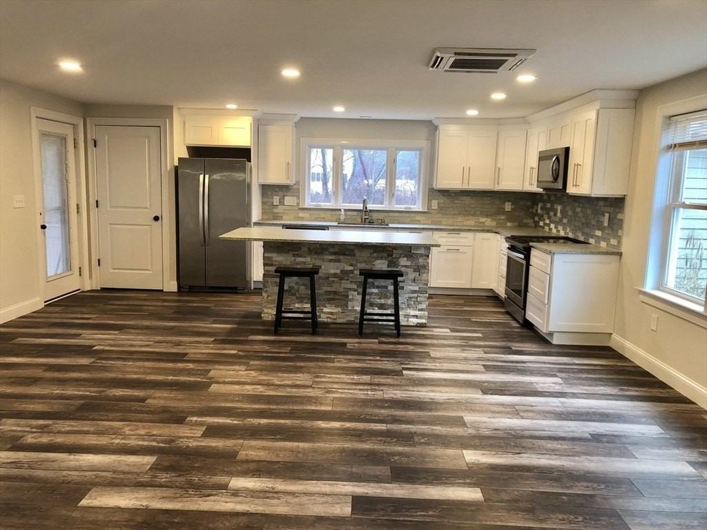 142 Parker St #3 - Photo 5 of 13