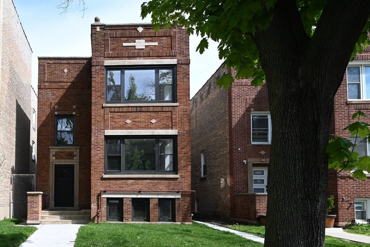 1630 W Thorndale Ave #1 - Photo 2 of 29