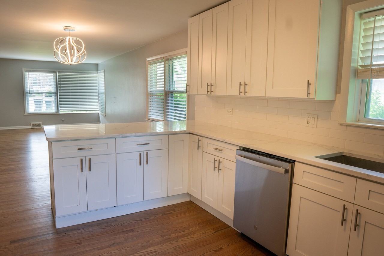 9733 Karlov Ave - Photo 4 of 38