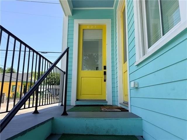 637 Lizardi St - Photo 2 of 17