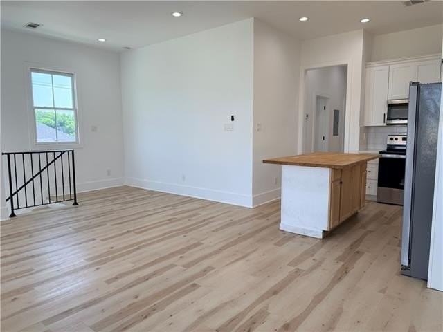 637 Lizardi St - Photo 5 of 17