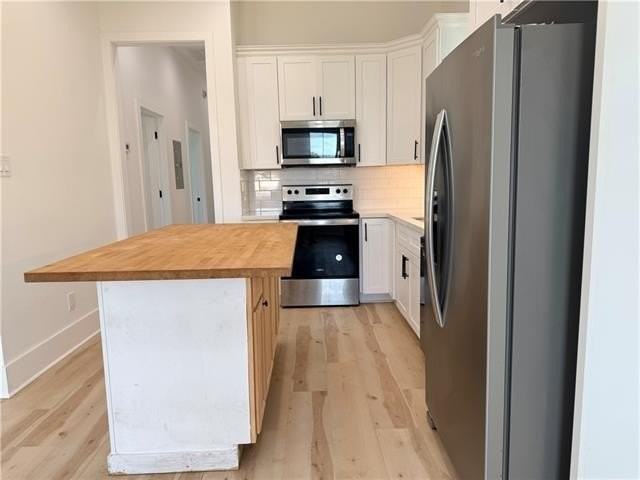 637 Lizardi St - Photo 6 of 17