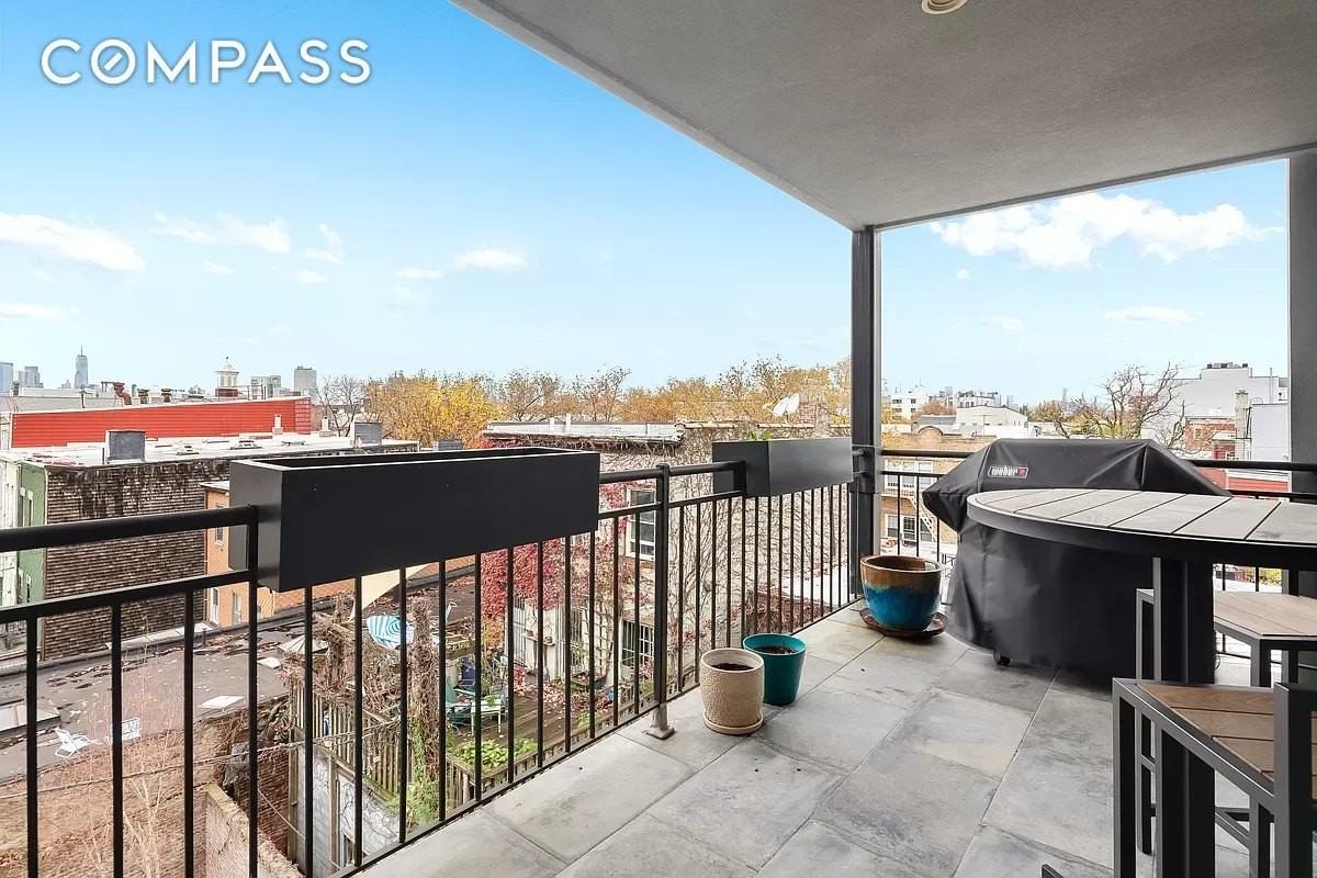 245 Manhattan Ave #4A - Photo 4 of 9