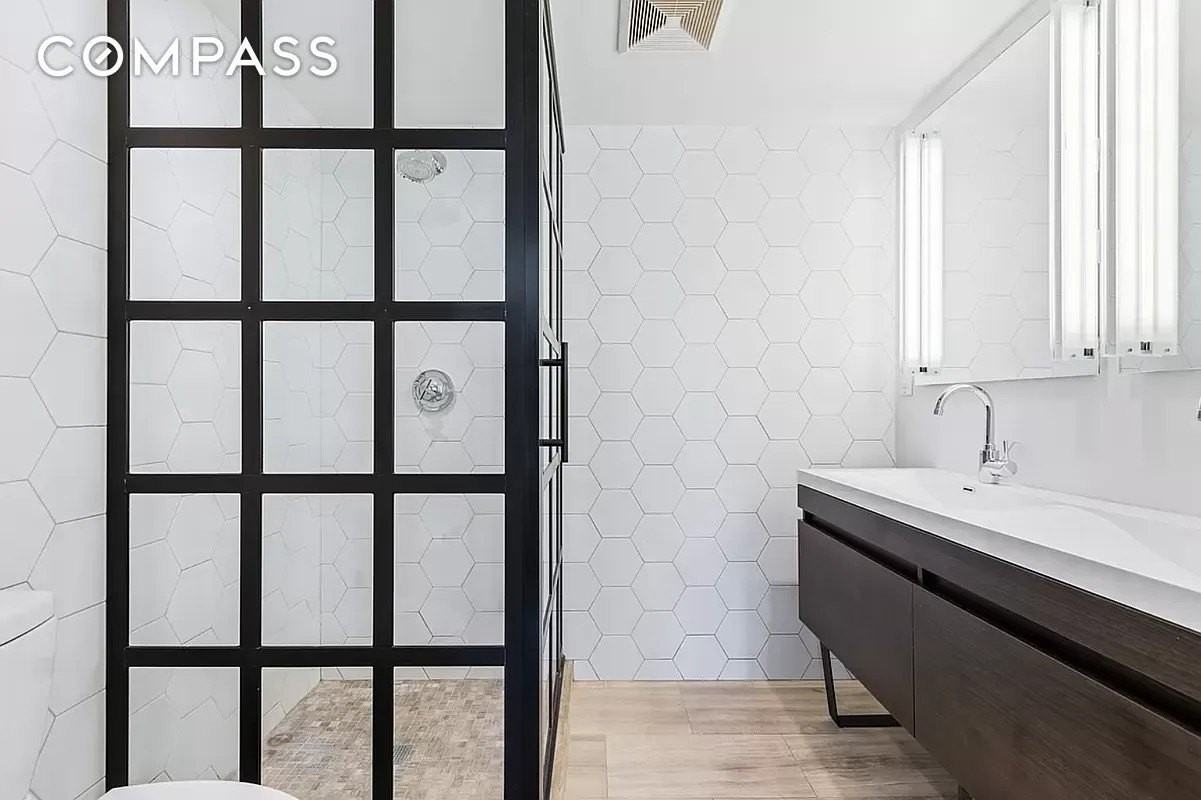 245 Manhattan Ave #4A - Photo 7 of 9
