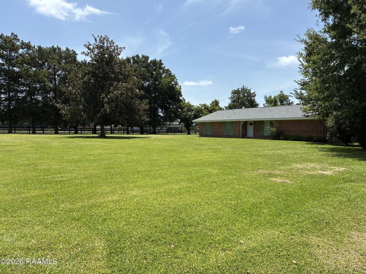 101 Sonnier Rd - Photo 3 of 21