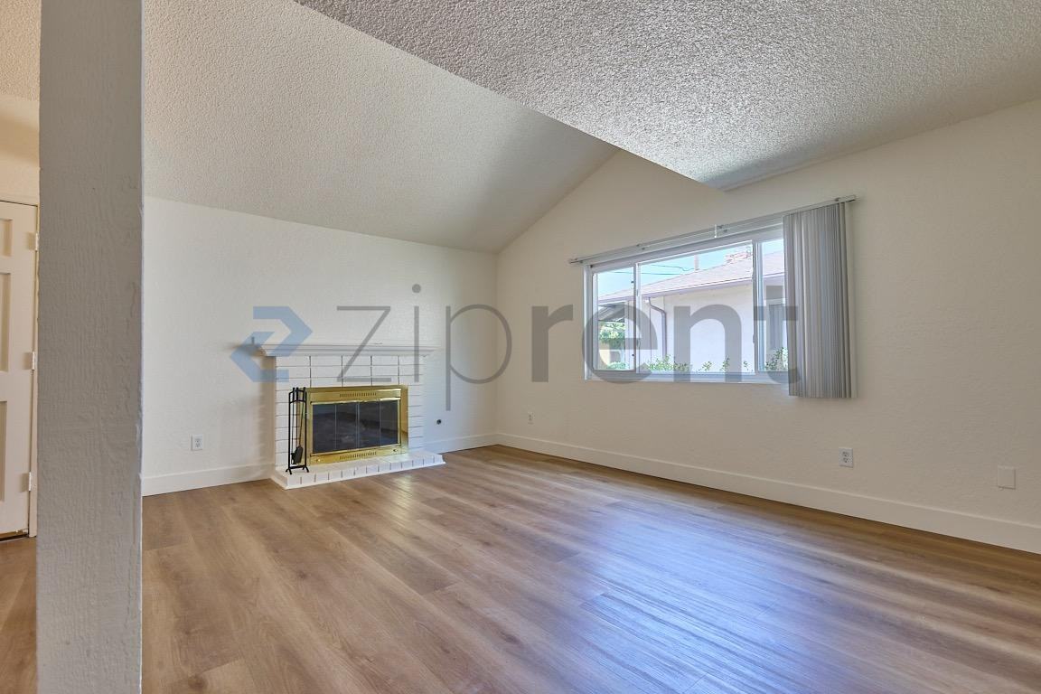 213 E Acacia St #A - Photo 5 of 27