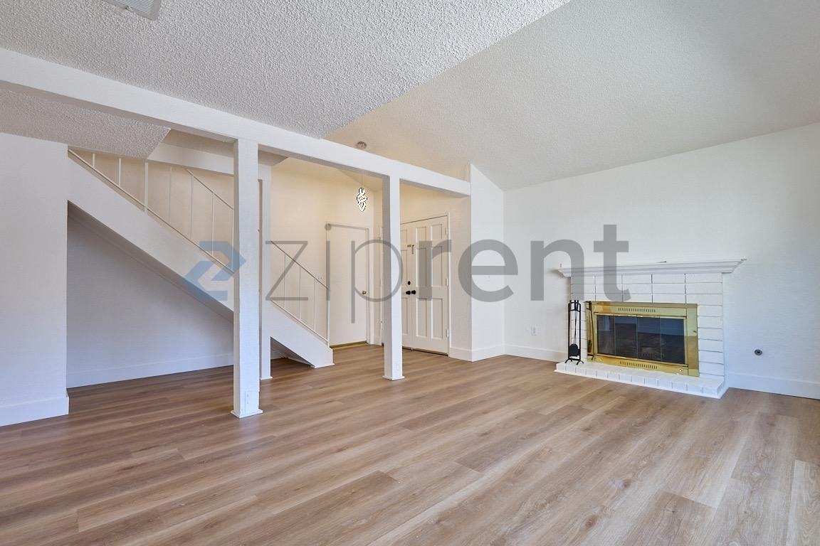 213 E Acacia St #A - Photo 6 of 27