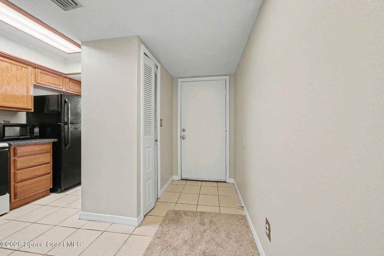 3150 Sir Hamilton Cir #2 - Photo 3 of 15