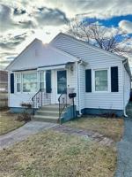 featured image of 2 Locust Ave
