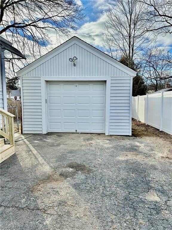 2 Locust Ave - Photo 3 of 14