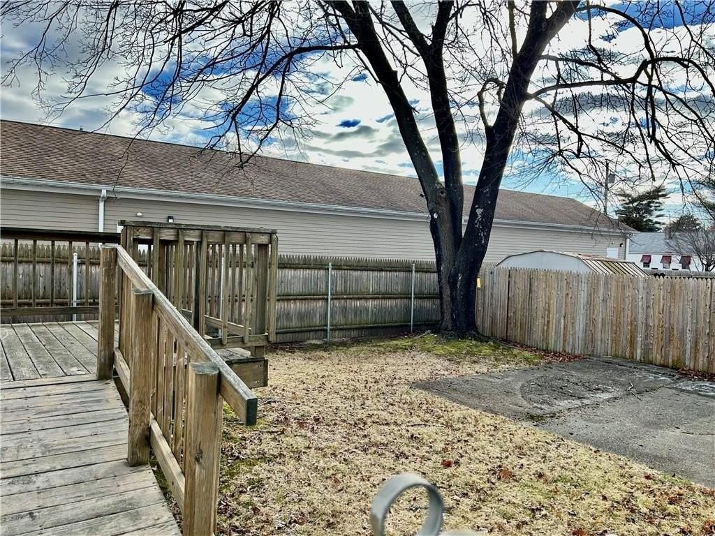 2 Locust Ave - Photo 4 of 14