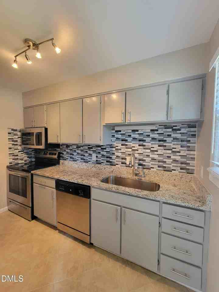 6303 New Market Way - Photo 5 of 25