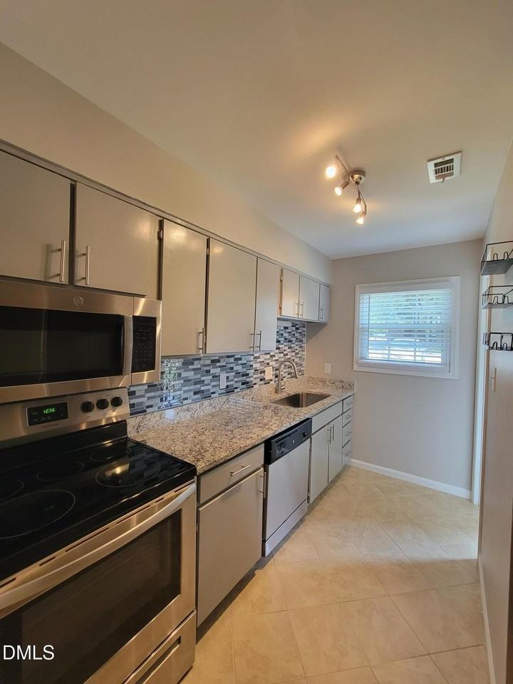 6303 New Market Way - Photo 7 of 25