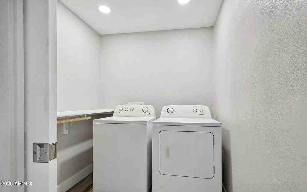 2068 E Howe Ave - Photo 6 of 20