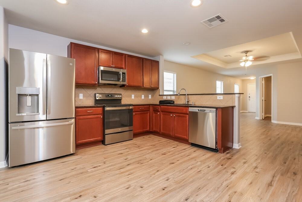 9927 Sanders Rose Ln - Photo 7 of 16