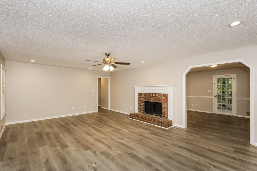 237 Vienna Way - Photo 6 of 17