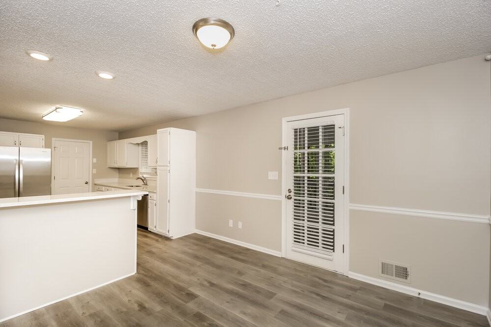 237 Vienna Way - Photo 7 of 17