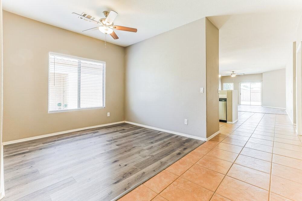 30225 N Royal Oak Way - Photo 3 of 16