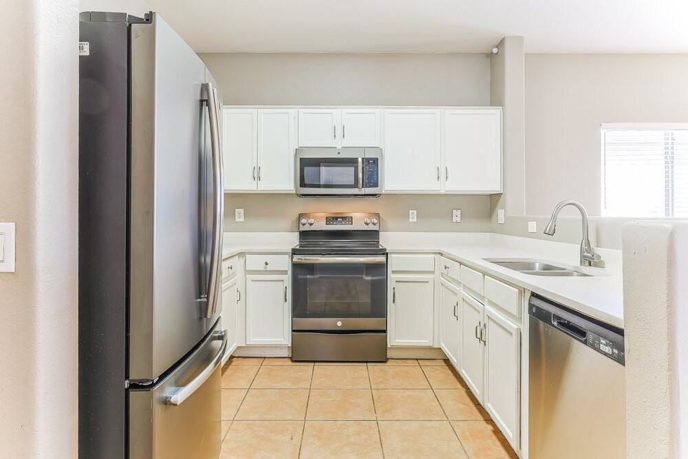 30225 N Royal Oak Way - Photo 6 of 16