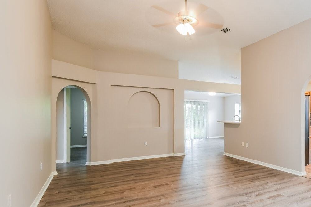 1117 Windy Bluff Dr - Photo 4 of 16