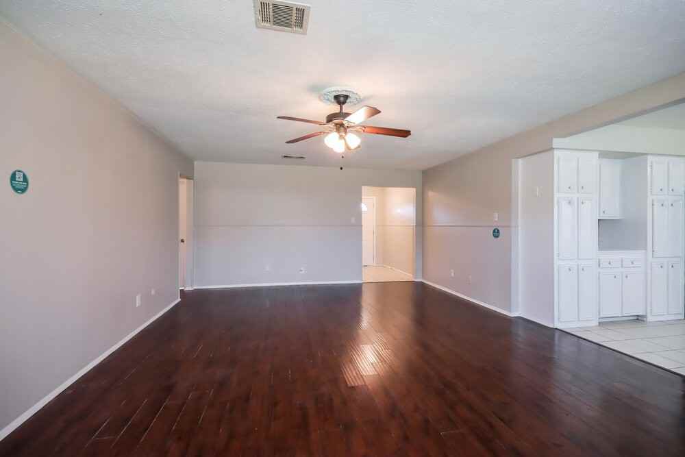 502 Hildred Ave - Photo 4 of 16