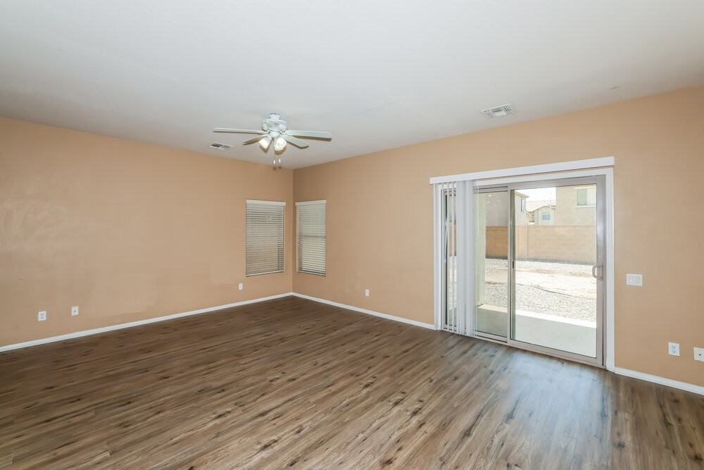 9427 W Monte Vista Rd - Photo 4 of 17