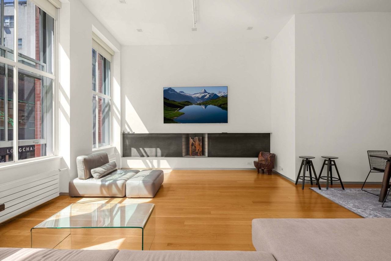 127 Spring St #1035010P - Photo 6 of 22