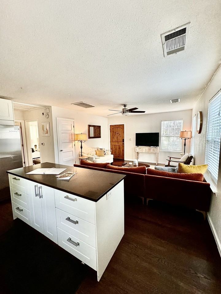 1607 Clifford Avenue - Photo 3 of 25