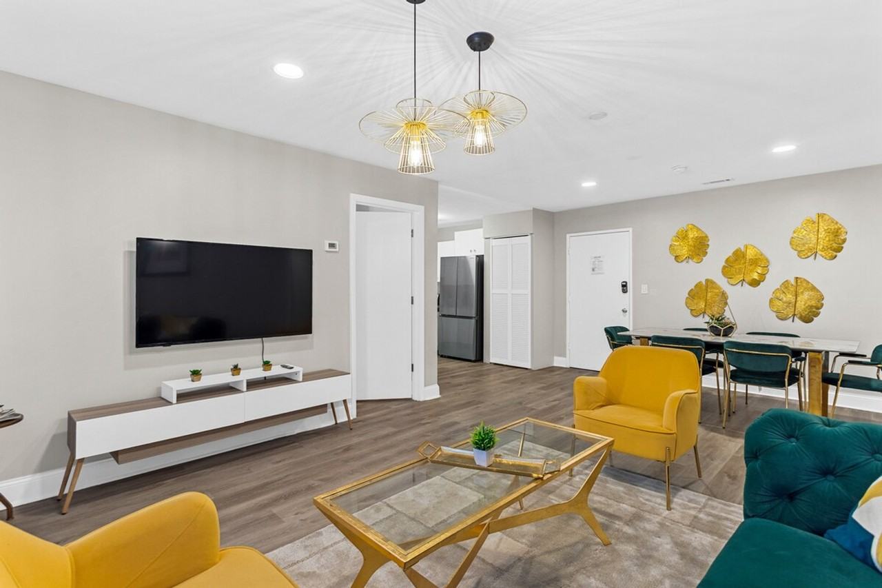 3645 Peachtree Rd Ne #1580006P - Photo 3 of 47