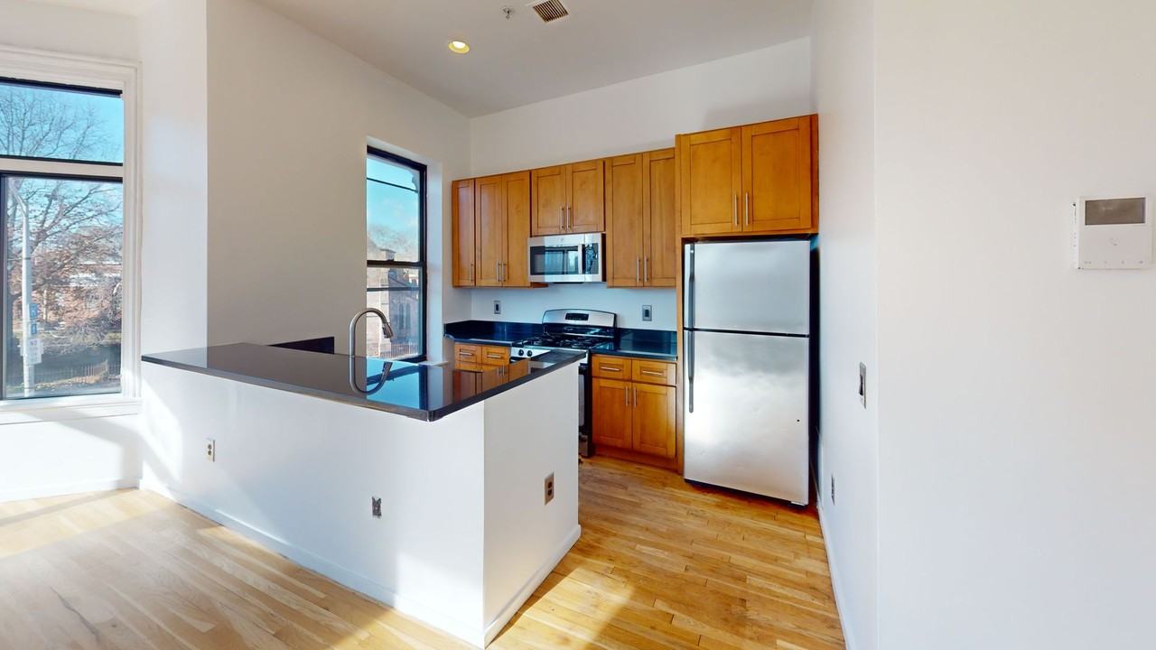 402 Broad St - Photo 2 of 7