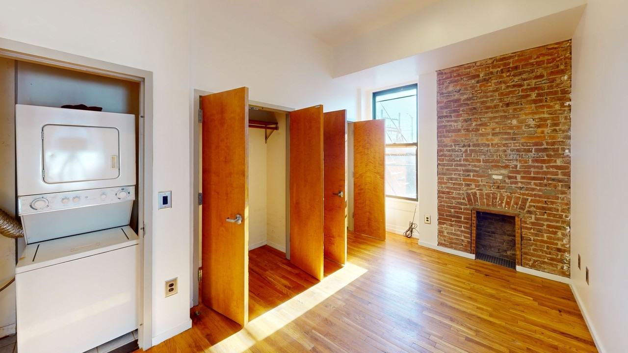 402 Broad St - Photo 3 of 7