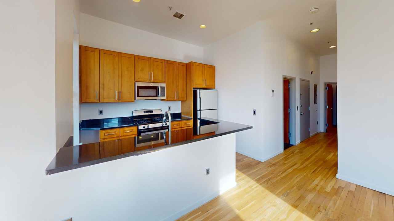 402 Broad St - Photo 6 of 7