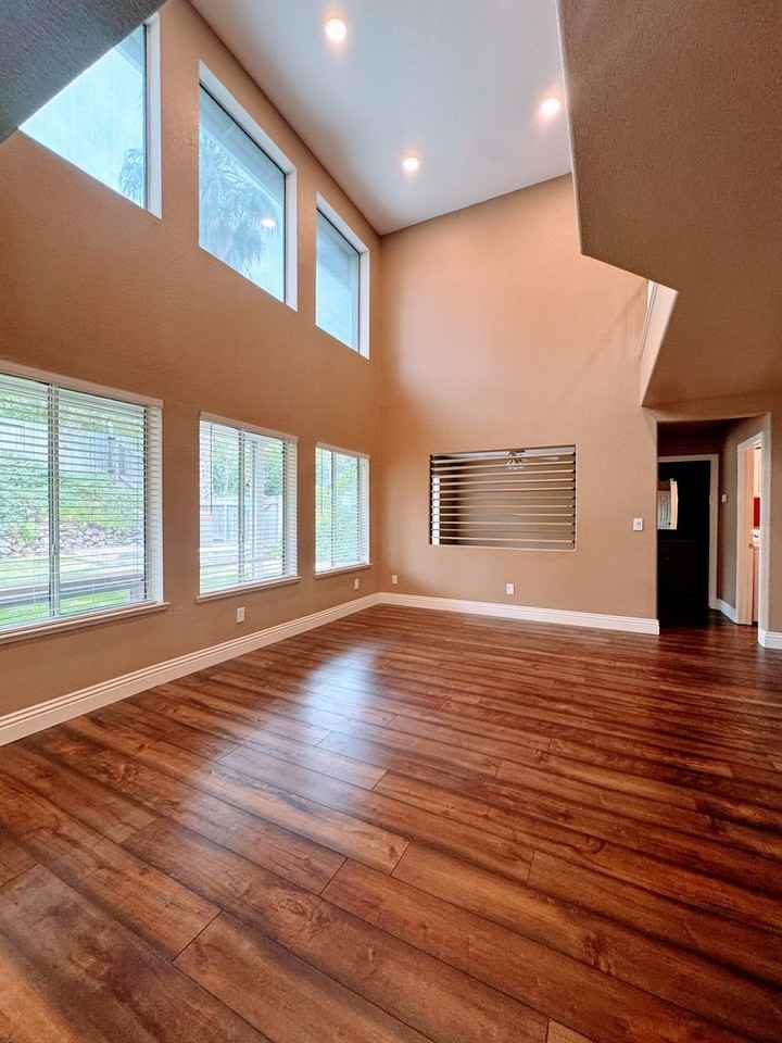 477 Fisher Cir - Photo 4 of 26