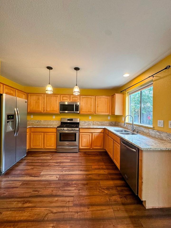 477 Fisher Cir - Photo 7 of 26