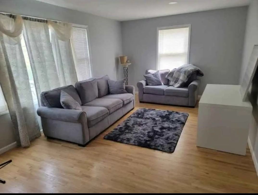 258 East 17th Street - Photo 3 of 7