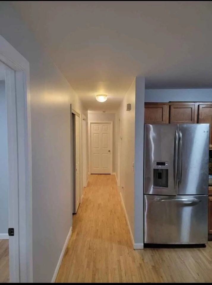 258 East 17th Street - Photo 4 of 7